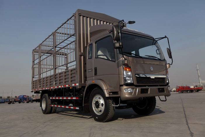 SINOTRUCK HOWO fence light truck 10tons 